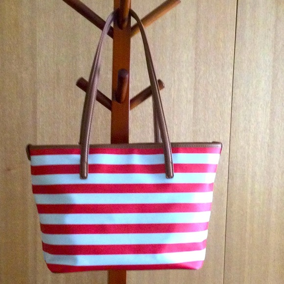 Red/White striped tote with tan faux leather trim - Picture 2 of 7